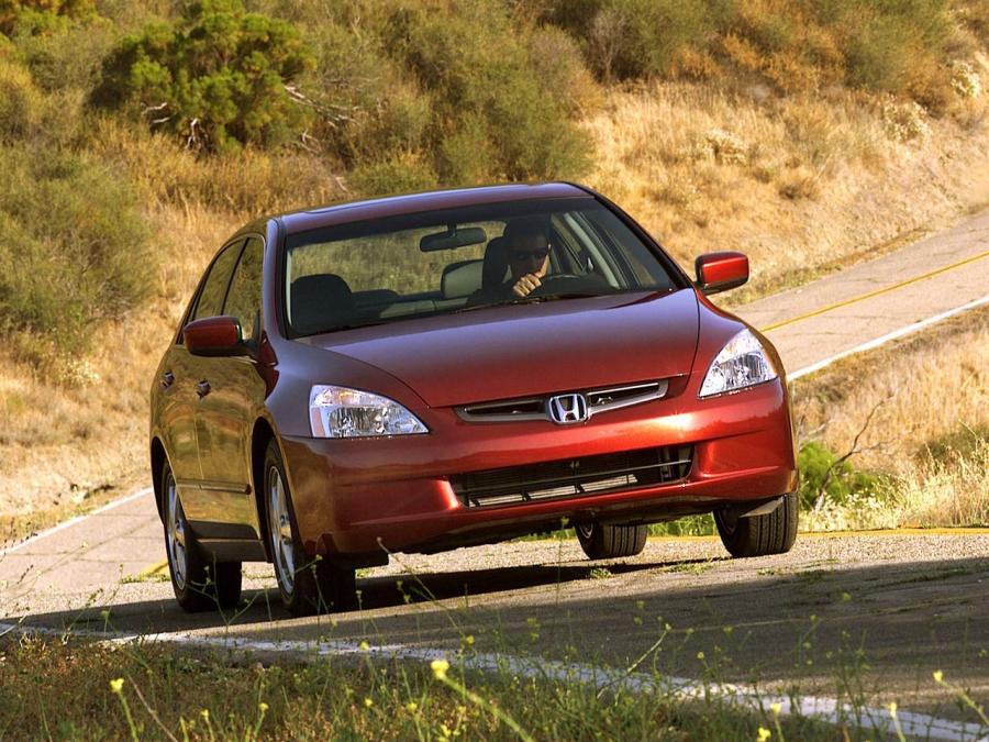  Honda Accord Sedan 2003 года  (US) (фото 12 из 19)